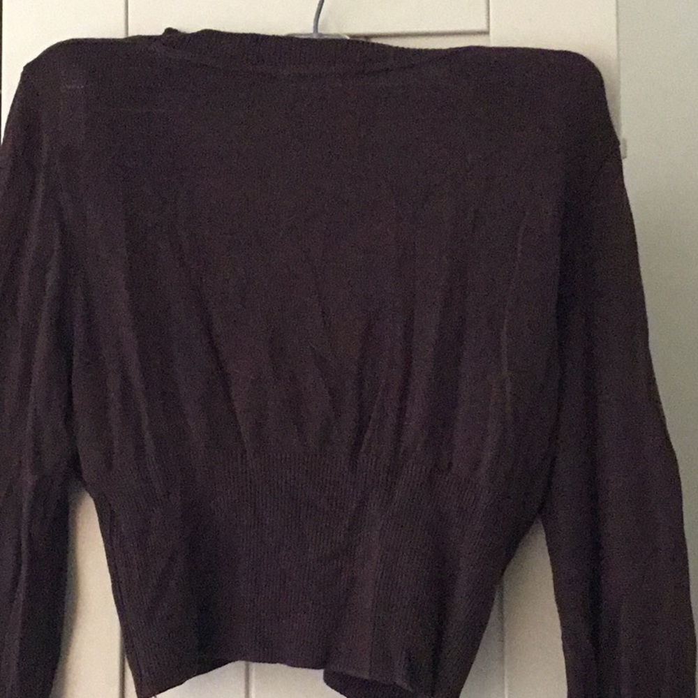 Versatile Short brown knit sweater. Like new. - Picture 4 of 5